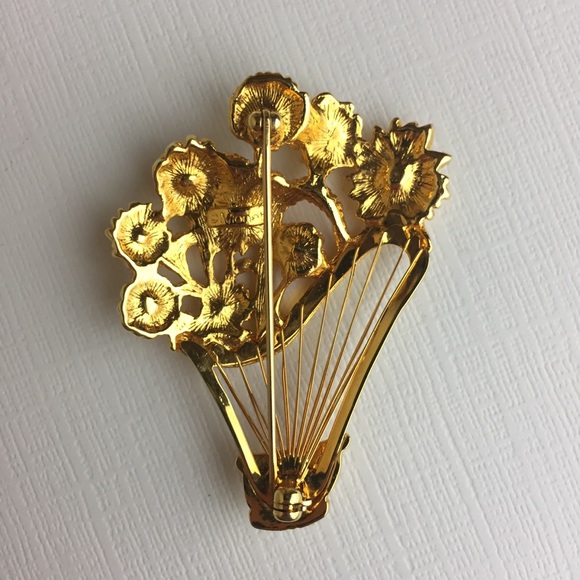 Vintage Monet Gold Tone Flower Basket Brooch - Picture 3 of 8